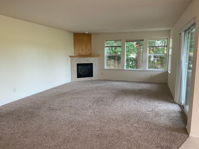 Building Photo - Large 2 bed/2 bath Condo in Walnut Grove
