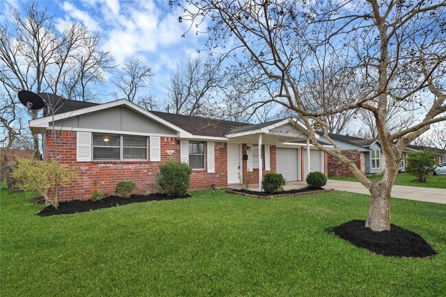 Foto del edificio - 3923 Heatherbloom Dr