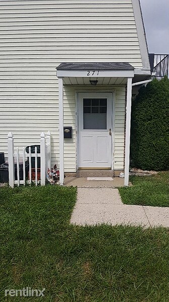 Building Photo - 2 br, 1 bath Townhome - 271 Washington Square