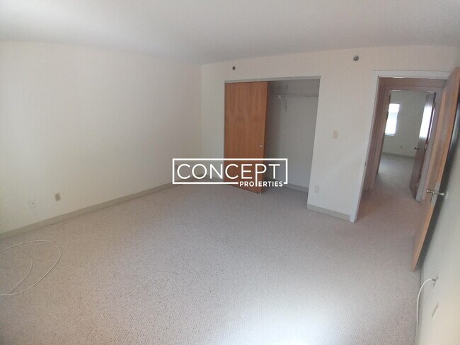 Foto del edificio - 146 N Beacon St