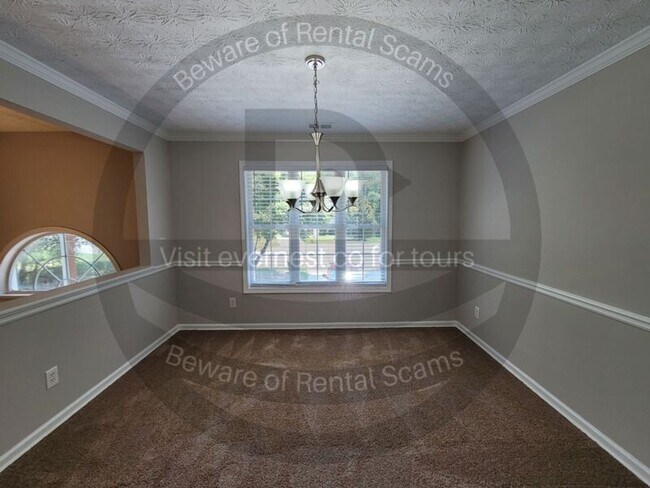 Building Photo - 737 Saddle Ridge Ct