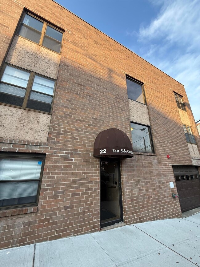 Building Photo - 22 69th St