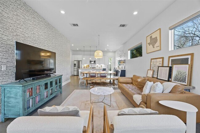 Foto del edificio - 3017 E 16th St
