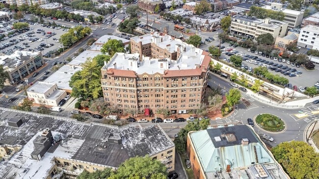 Foto del edificio - 8 Barstow Rd