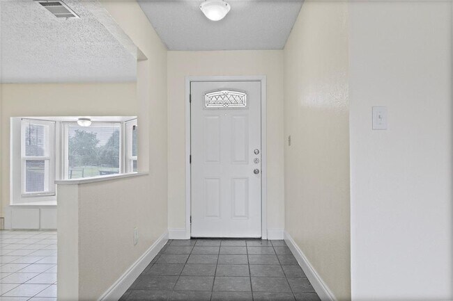 Building Photo - 601 Rucker St