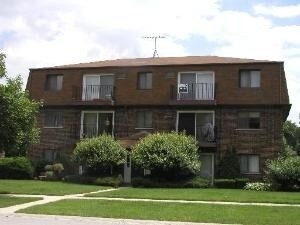 Primary Photo - 1221 Whispering Hills Ct