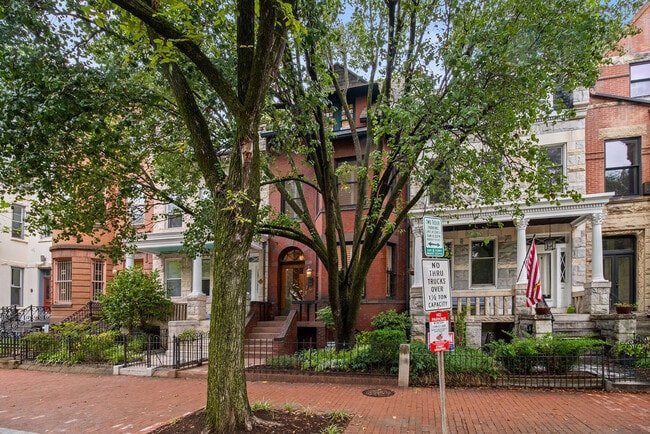 Building Photo - 1120 E Capitol St NE