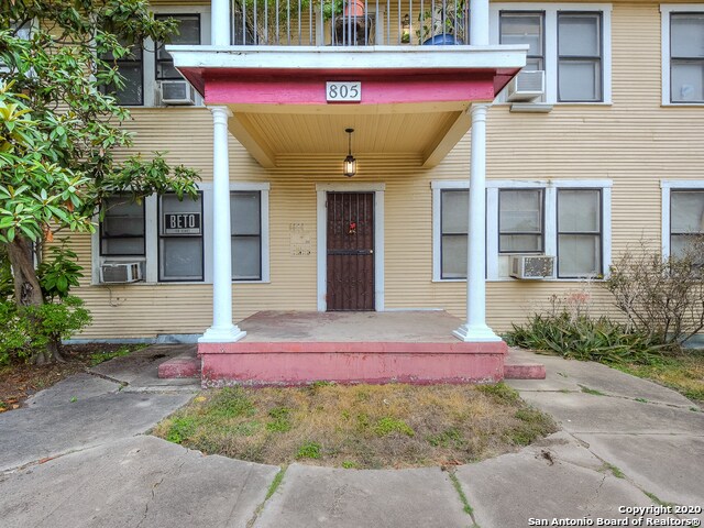 Building Photo - 805 West Summit