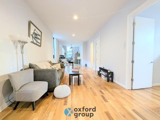 Building Photo - 3 bedroom in Brooklyn NY 11206