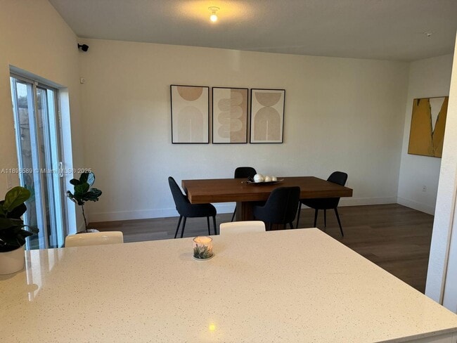 Foto del edificio - 12277 NW 24th Pl