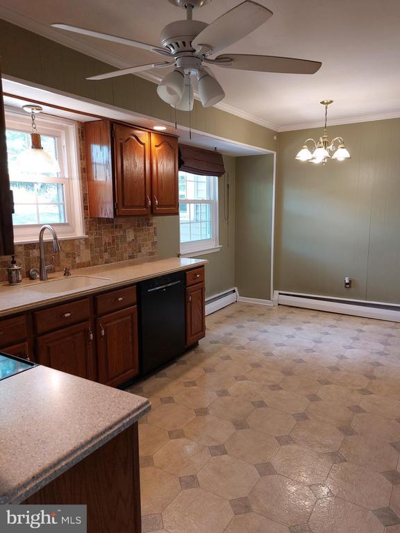 Building Photo - 13 Heatherwood Hill