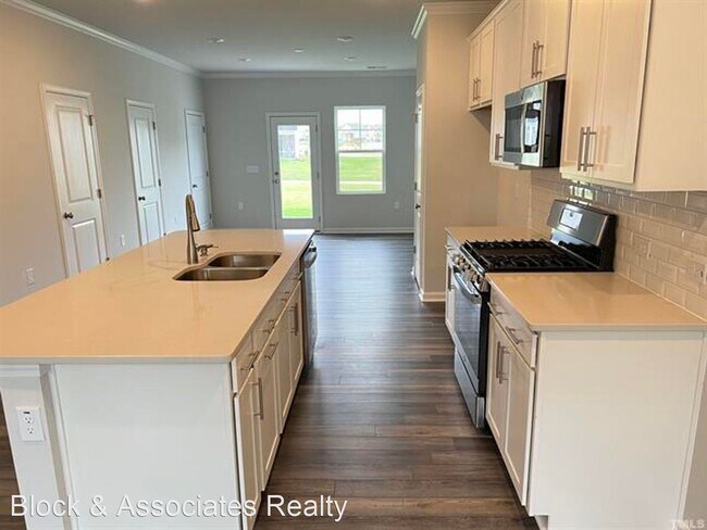 Building Photo - 2 br, 2.5 bath House - 5336 Arkose Drive