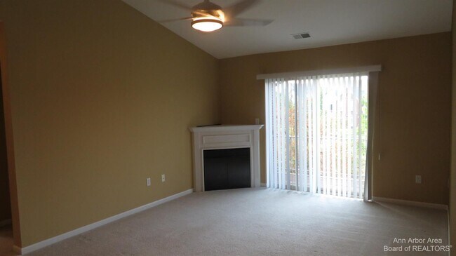 Building Photo - 807 Addington Ln