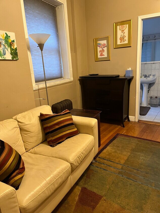 Primary Photo - 20 E Goethe St