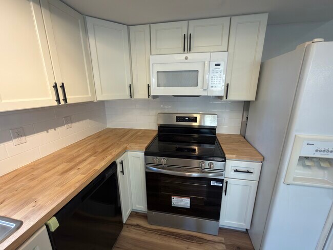 Foto del edificio - 6309 Rambler Dr