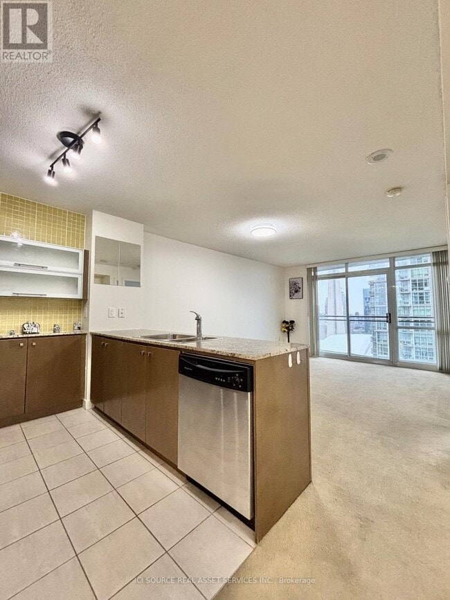 Building Photo - 11 Brunel Ct