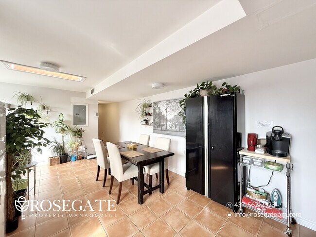Building Photo - All-Inclusive 3-Bedroom Corner Apartment with Balcony & In-Unit Laundry – Toronto