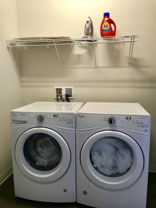 Building Photo - Manseau Flats