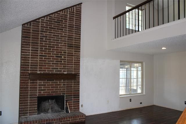 Building Photo - 2416 Majestic Dr
