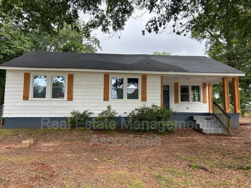 Primary Photo - 821 E Tinsley St