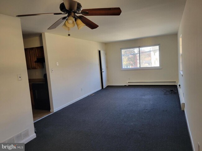 Foto del edificio - 3798 Woodland Ave