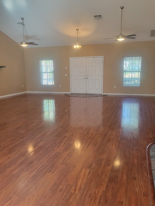 Building Photo - 1261 Candlelight Blvd