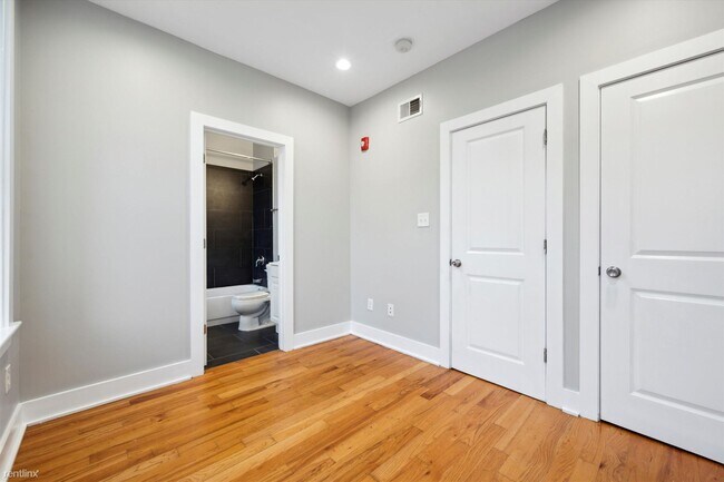 Foto del edificio - 3 br, 2 bath Triplex - 1701 JEFFERSON ST U...