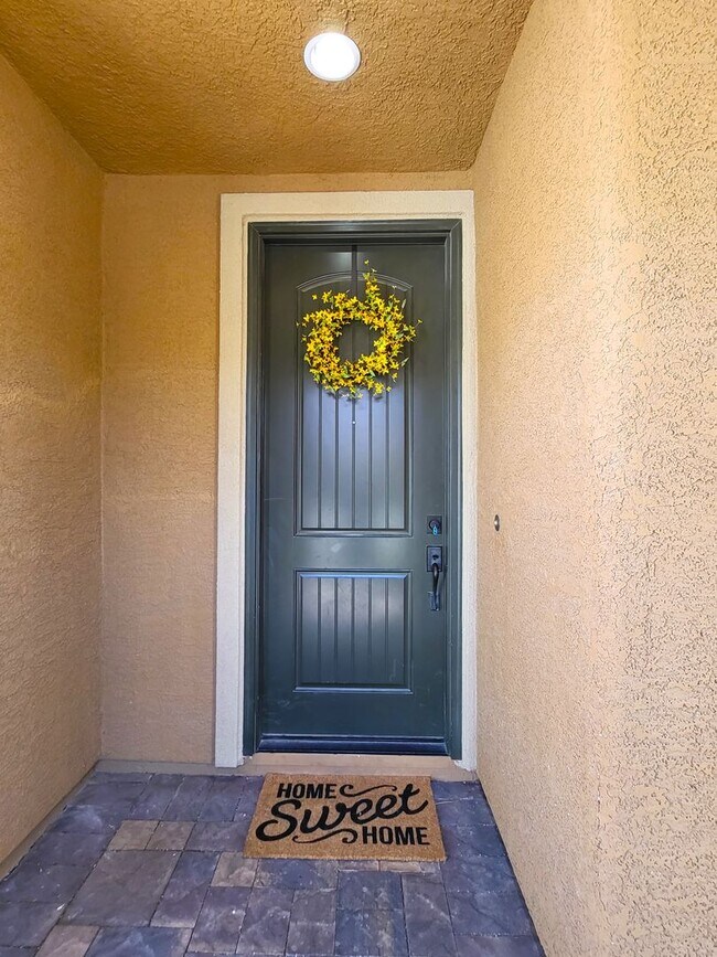 Foto del edificio - 4 Bedroom House with Community Pool, Baseb...
