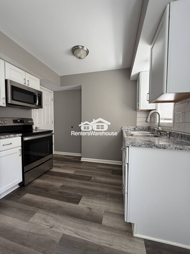 Foto del edificio - 723 Tyler St NE