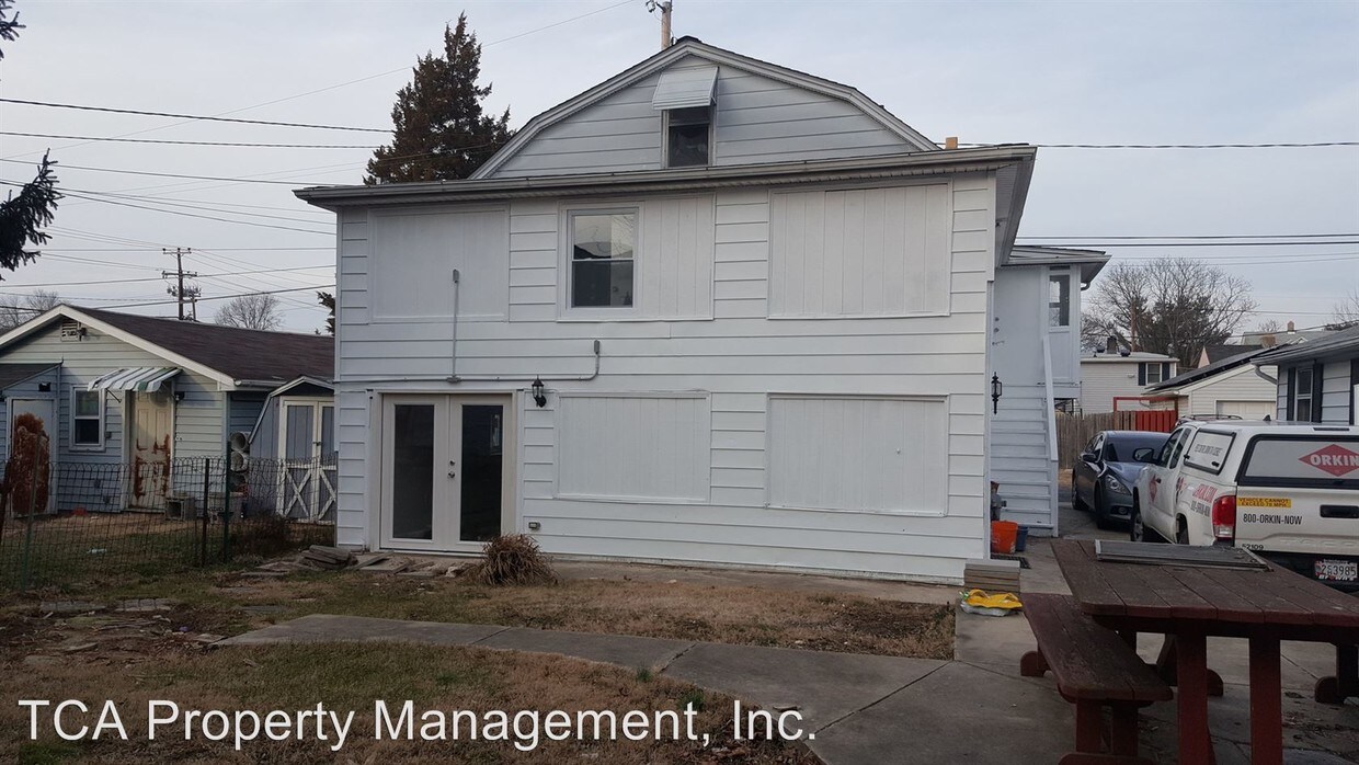 Primary Photo - 1 br, 1 bath House - 729 Warren Street