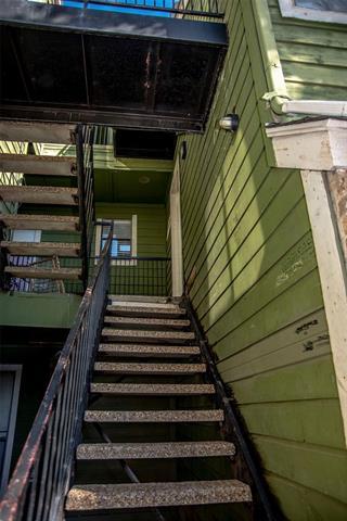 Foto del edificio - 9833 Walnut St