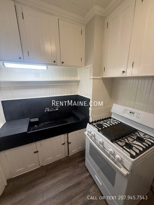 Foto del edificio - 21 Webster Ave