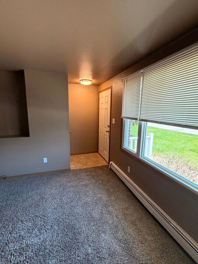 Foto del edificio - 2074 Marlee Ln