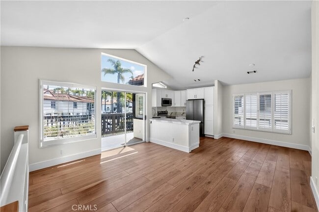 Building Photo - 18 Glen Cove