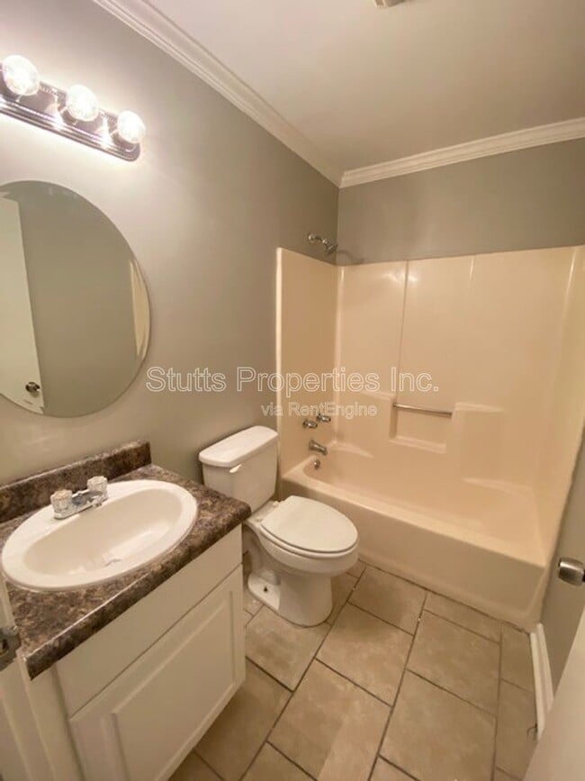 Building Photo - 414 Hermitage Dr