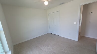 Building Photo - 4016 NE 12th Ct