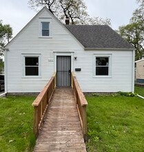 Building Photo - 621 W 44th Pl