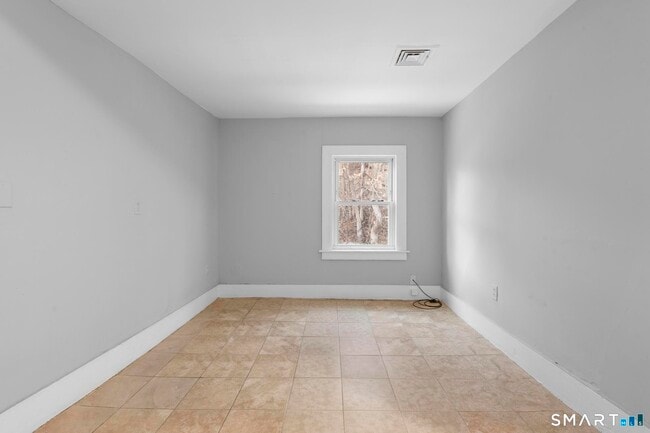 Building Photo - 19 Woodbridge Ave