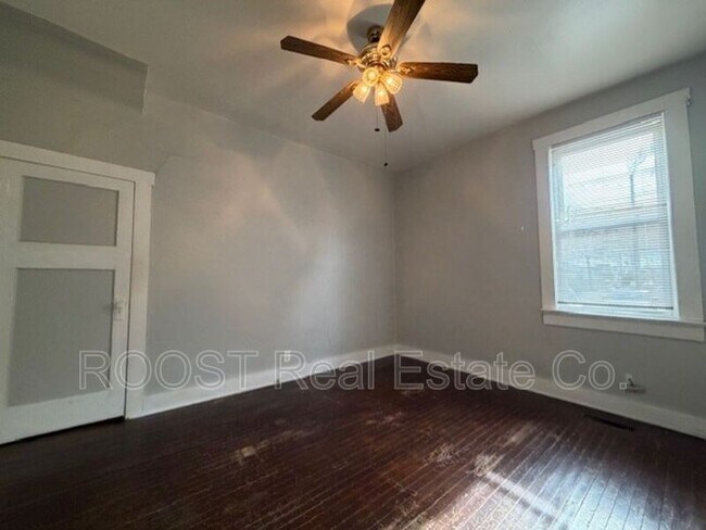 Foto del edificio - 902-904 1/2 S Limestone St.