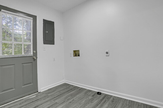 Building Photo - East Terrace, 2x1 Designer, ET 2x1 - D