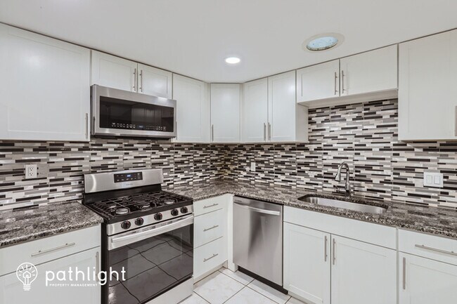 Foto del edificio - 6075 3rd Avenue South, St. Petersburg, FL,...