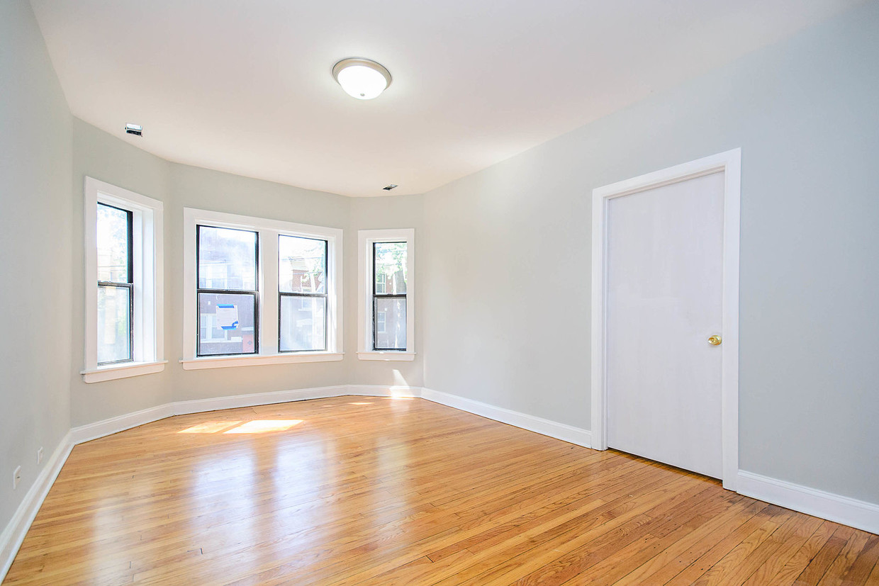 Foto principal - 3006 W Ainslie St
