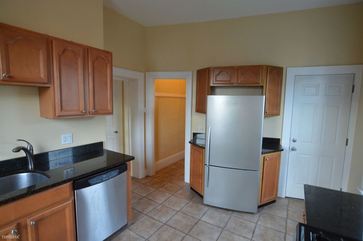 Foto principal - 17 Savin Hill Ave