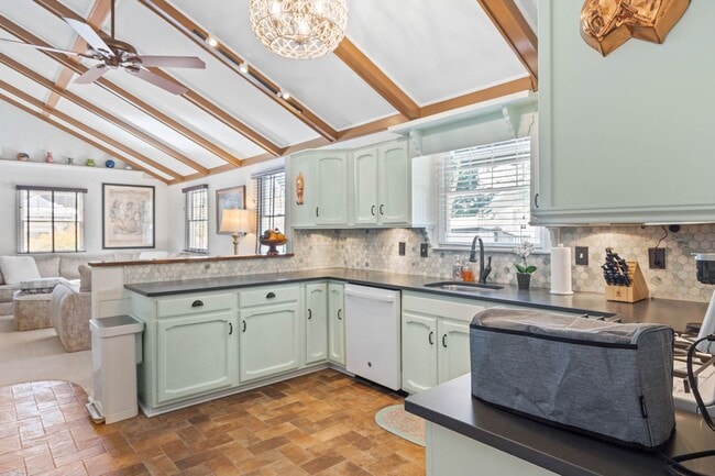 Building Photo - Unfurnished Year-Round Rental with Private Pool in Rehoboth Beach Yacht & Country Club