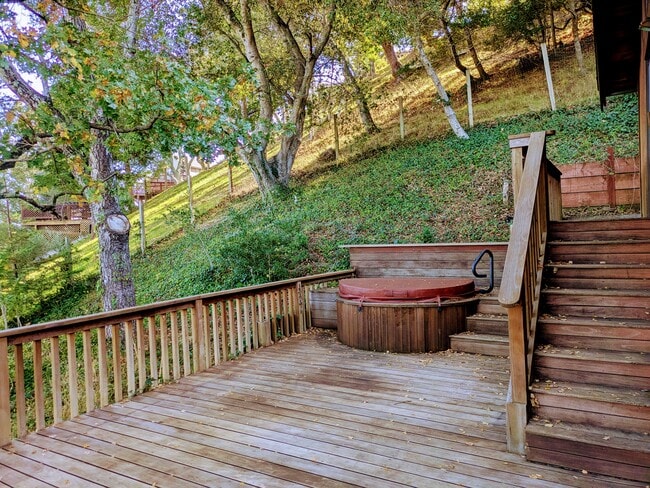 Foto del edificio - 85 Woodside Dr