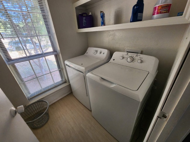 Foto del edificio - 2202 Shannon Ln