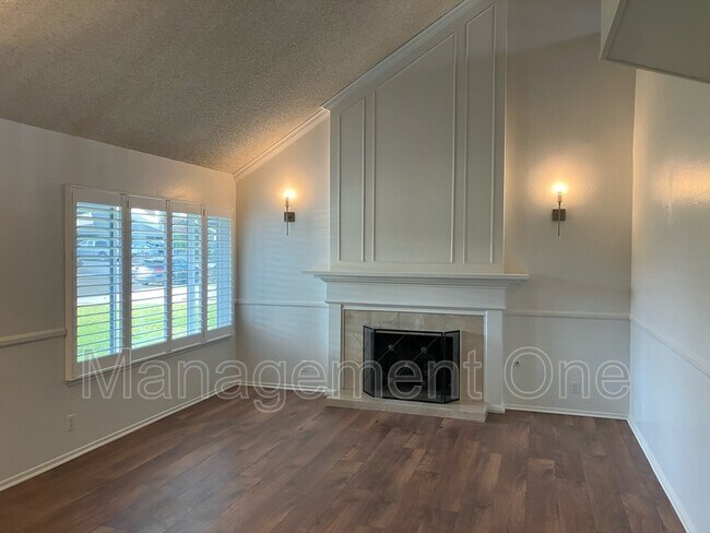 Building Photo - 13047 Falcon Pl
