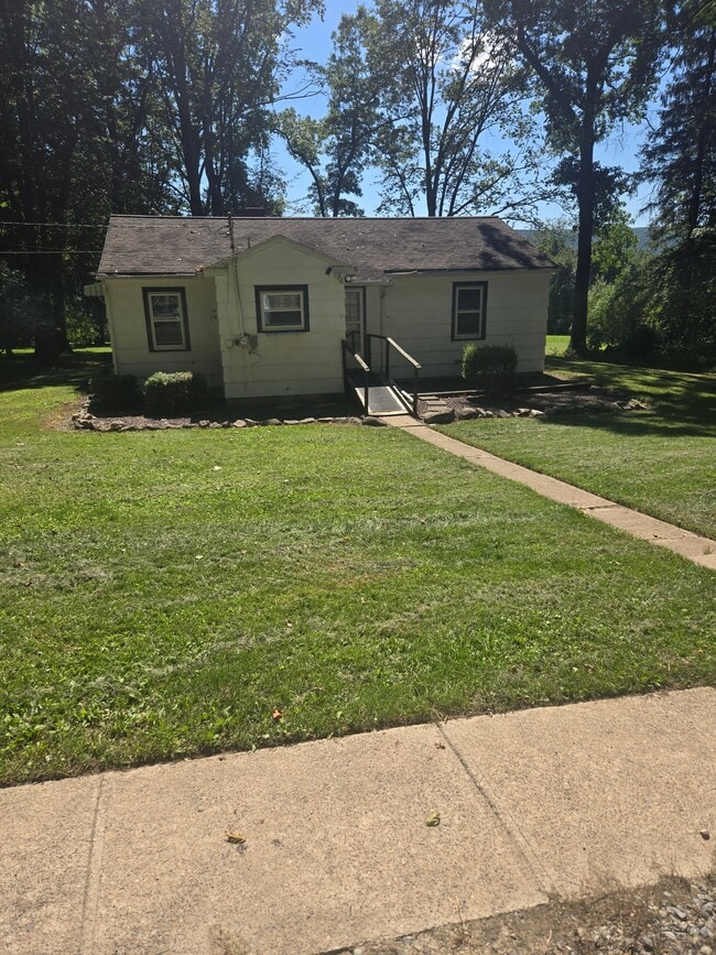 Building Photo - 469 Cemetery Rd
