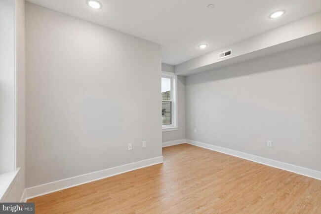 Foto del edificio - 2454 N 2nd St