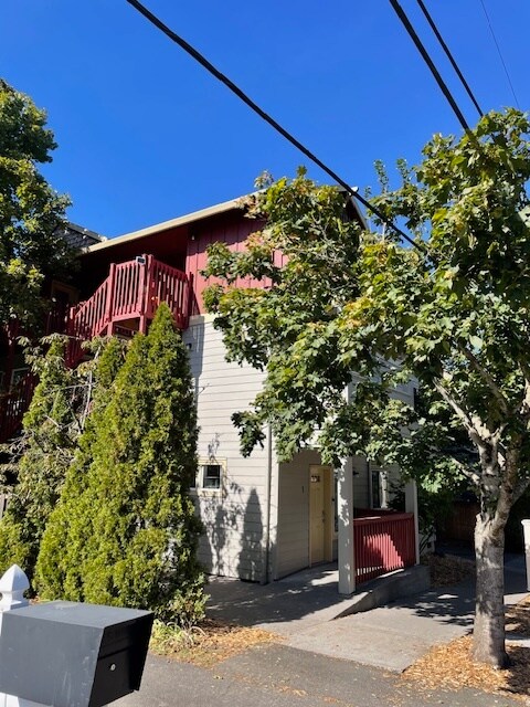 Foto del edificio - 225 SE 126th Ave